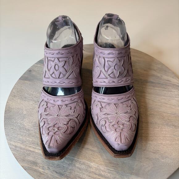 Lane Lavender Leather Western Cut-Out Booties Women’s Size 7 Embroidered Cowgirl - Picture 4 of 11